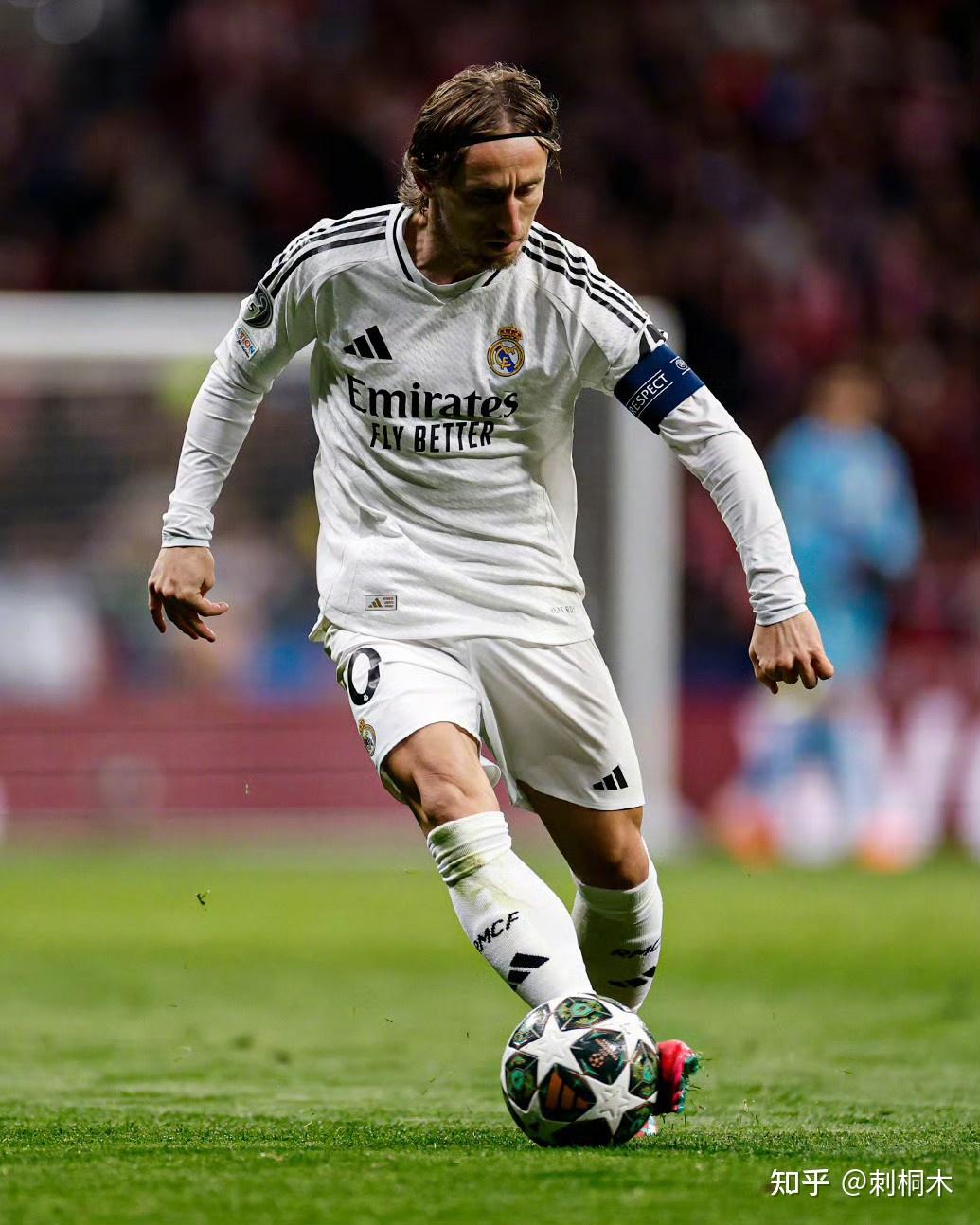 最想“偷师”队友的哪种特质？泽林斯基：姆希塔良的足球智慧