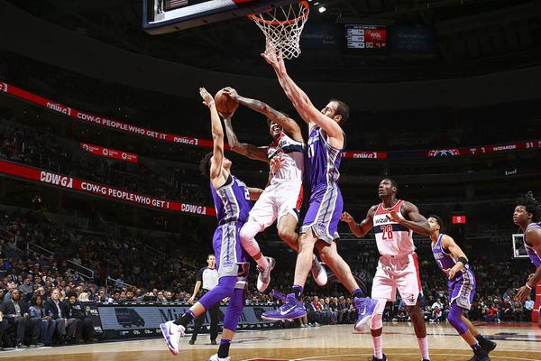 亚精英第六轮最后两场比赛已经结束，申花客场0-1不敌广岛三箭，FC首尔1-1战平墨尔本城。