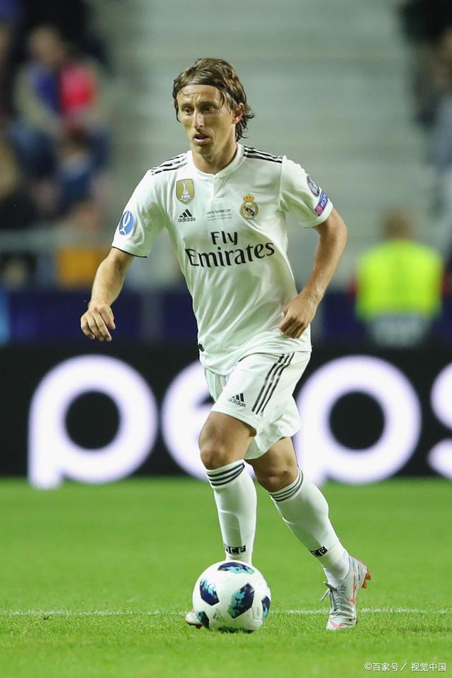 两战28扣15中+2拦6发：女排17岁1.82米重炮手太稳 再冲最佳主攻？