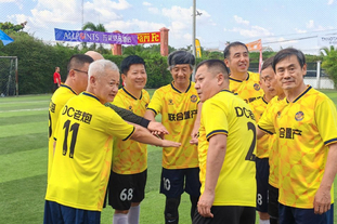 约基奇28+9+11超越篮球之神，穆雷34分超新星打铁，掘金8连斩黄蜂